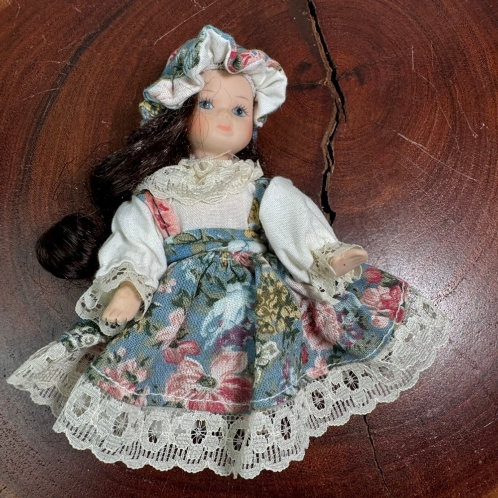 Vintage Miniature Porcelain Doll Floral Lace Dress Bonnet Brunette 4.5 Inch